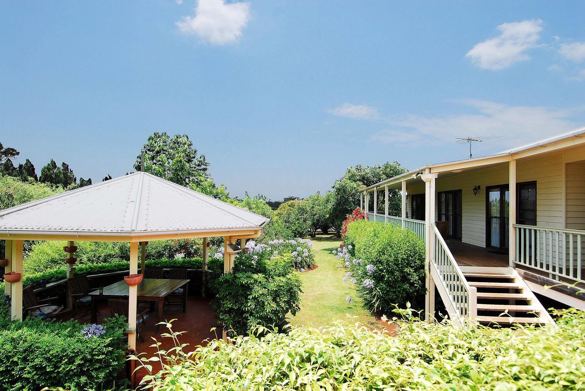 คาเมล็อท คอทเทจส์ Villa ภูเขาแทมโบรีน ภายนอก รูปภาพ